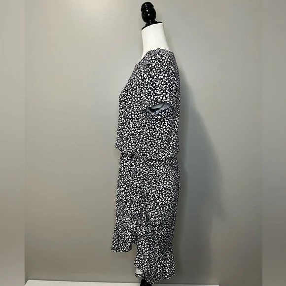 Banana Republic Drop Waist Flounce Hem T Shirt Dress Floral Print - Picture 6 of 9